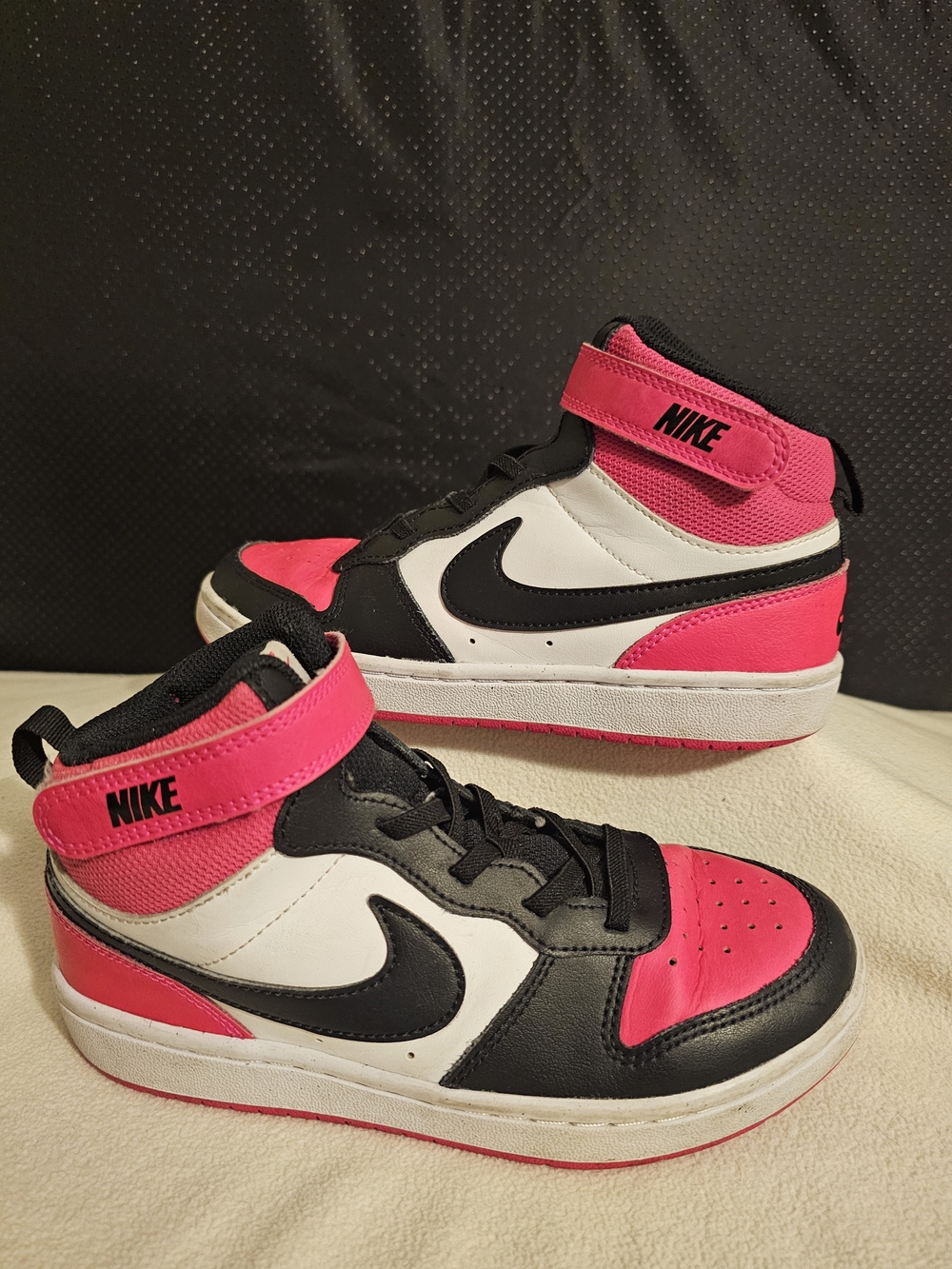 NIKE kids Court Borough Mid 2 Hook & Loop Mid-Top Sneakers SIZE 3Y